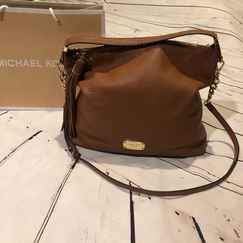 🌸SALE🌸 Michael Kors Bedford tassel crossbody